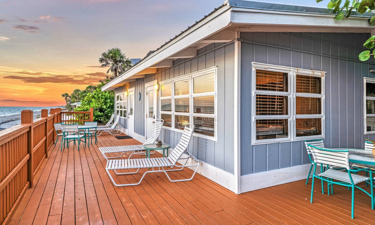 Englewood House | Gulf View Escape on the Beach with Lounging Deck