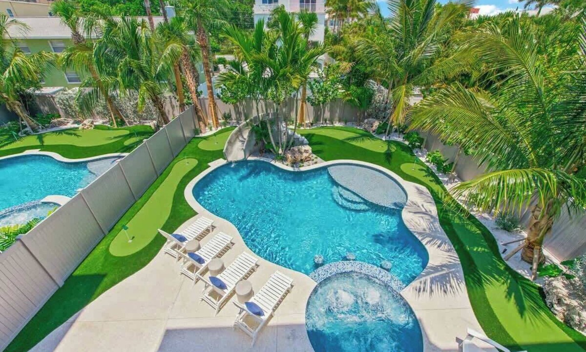 Siesta Key House | Gulf Views/Steps to Beach/Resort Pool w/Slide/Spa