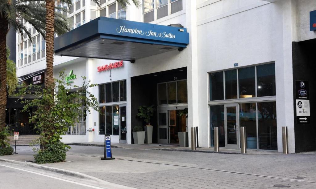 Brickell Hotel | Hampton Inn & Suites by Hilton Miami Downtown/Brickell