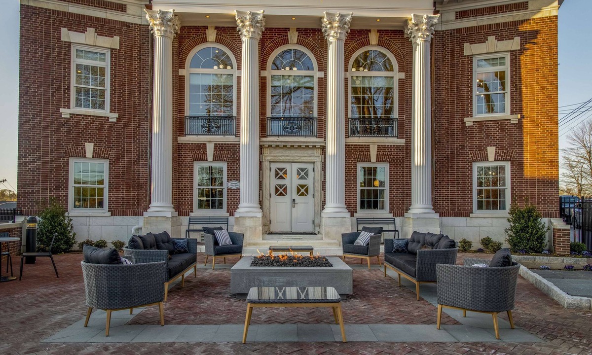 Huntington Hotel | Hampton Inn & Suites Huntington Downtown