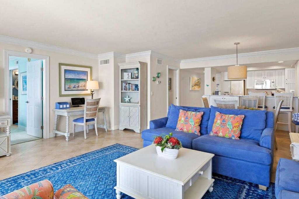 Punta Rassa Apartment | Harbour Tower 414 - Gorgeous Renovated 2 Bedroom Residence