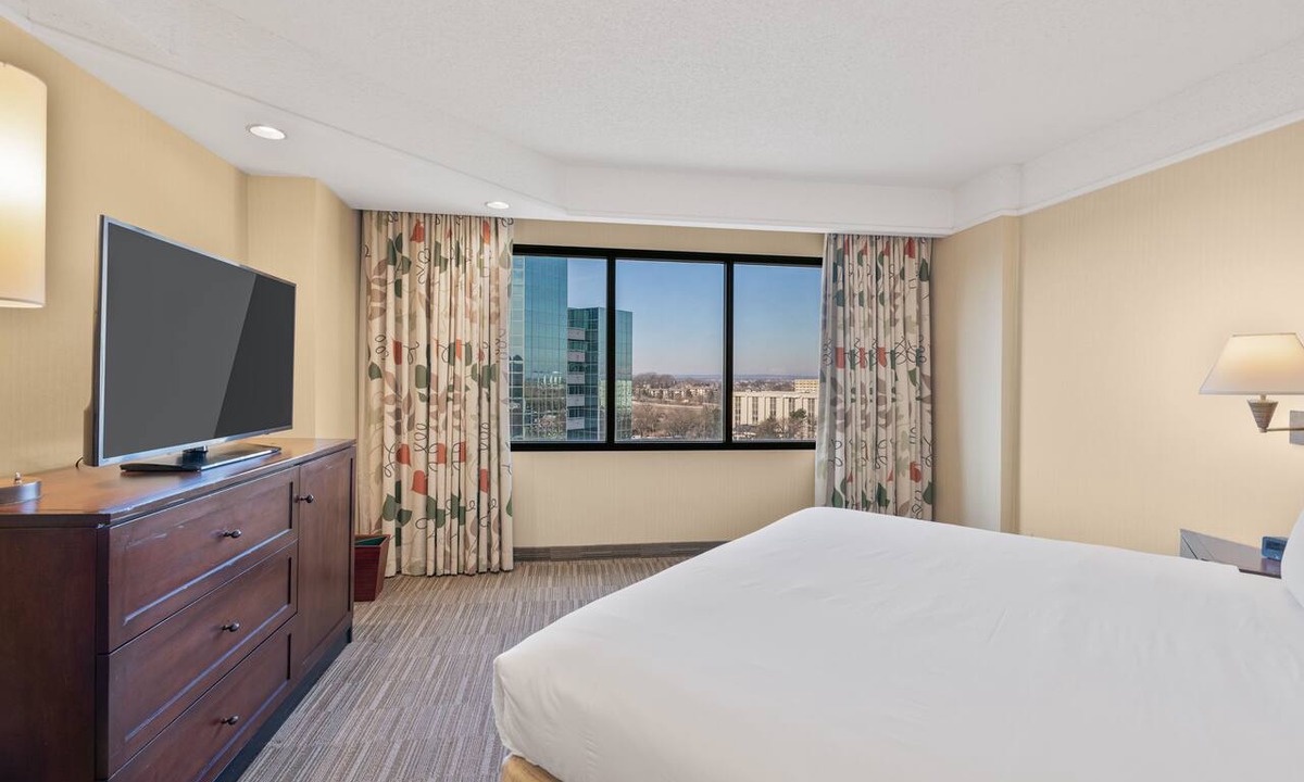 Secaucus Hotel | Harmony Suites