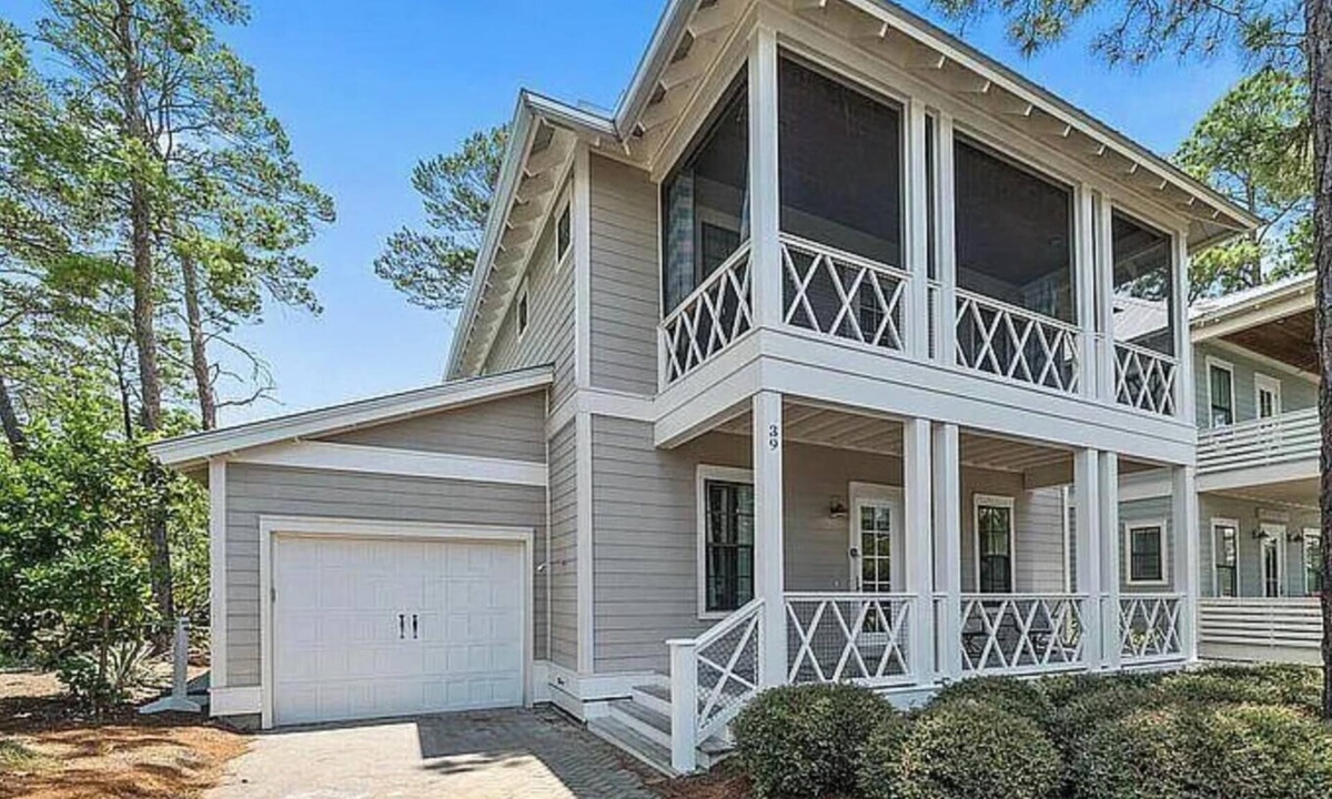 Lakeside at Blue Mountain Beach House | Heart of Blue Mountain Beach~4bd/4ba~Salt and Light