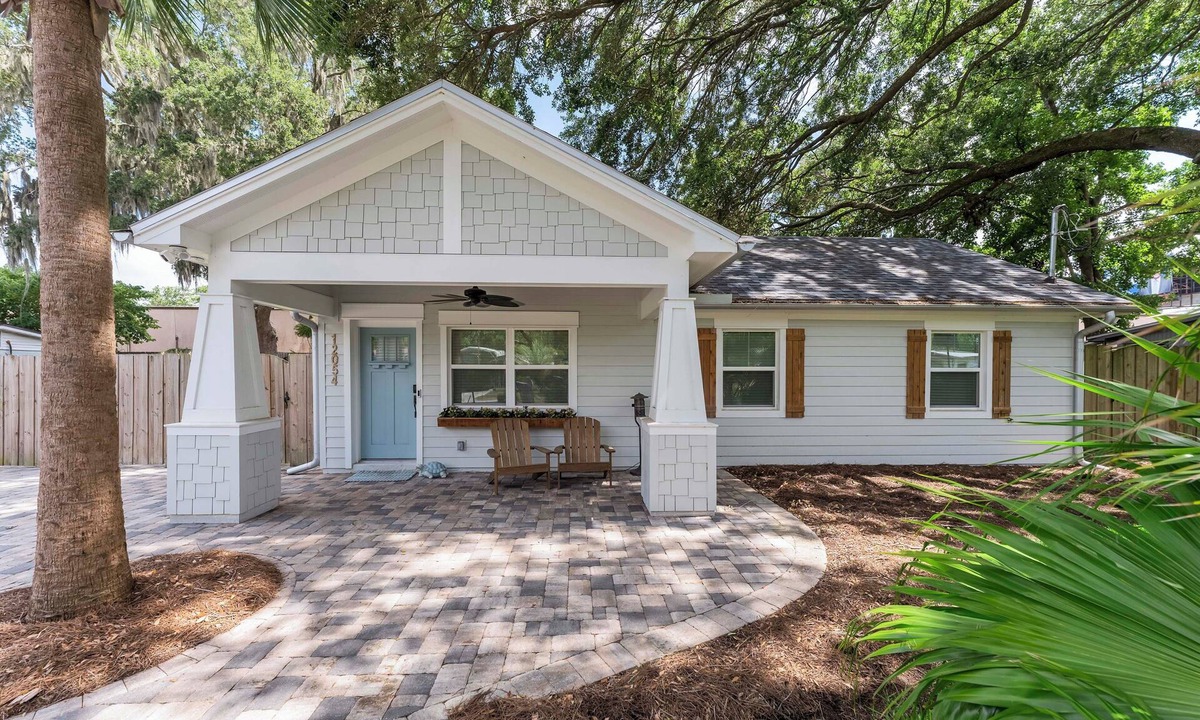 Arlington House | Heart of JAX New Built Bungalow 4BR Cozy Retreat! Mins to Beaches & Town Center!