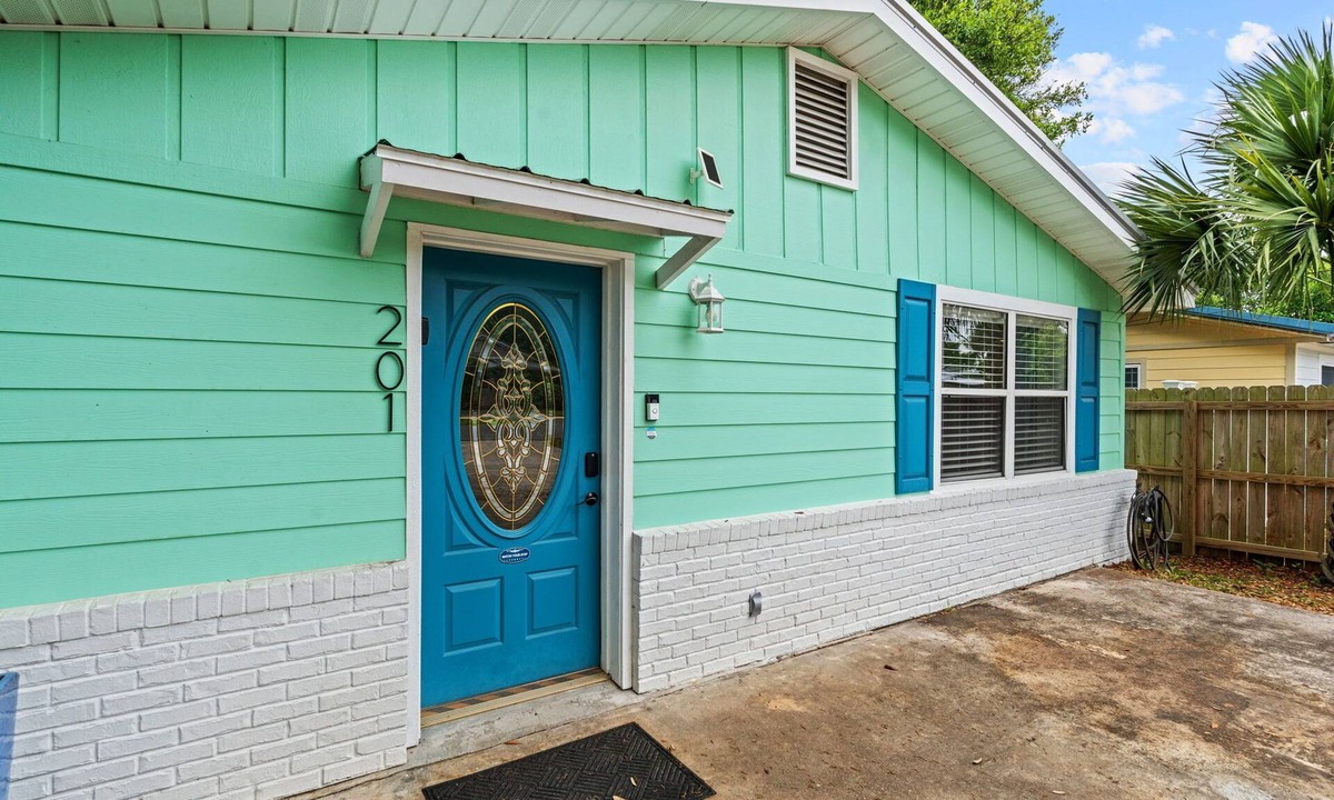 El Centro Beach House | Heart of PCB! Walk to White Sandy Beaches, Spacious Family 3BR