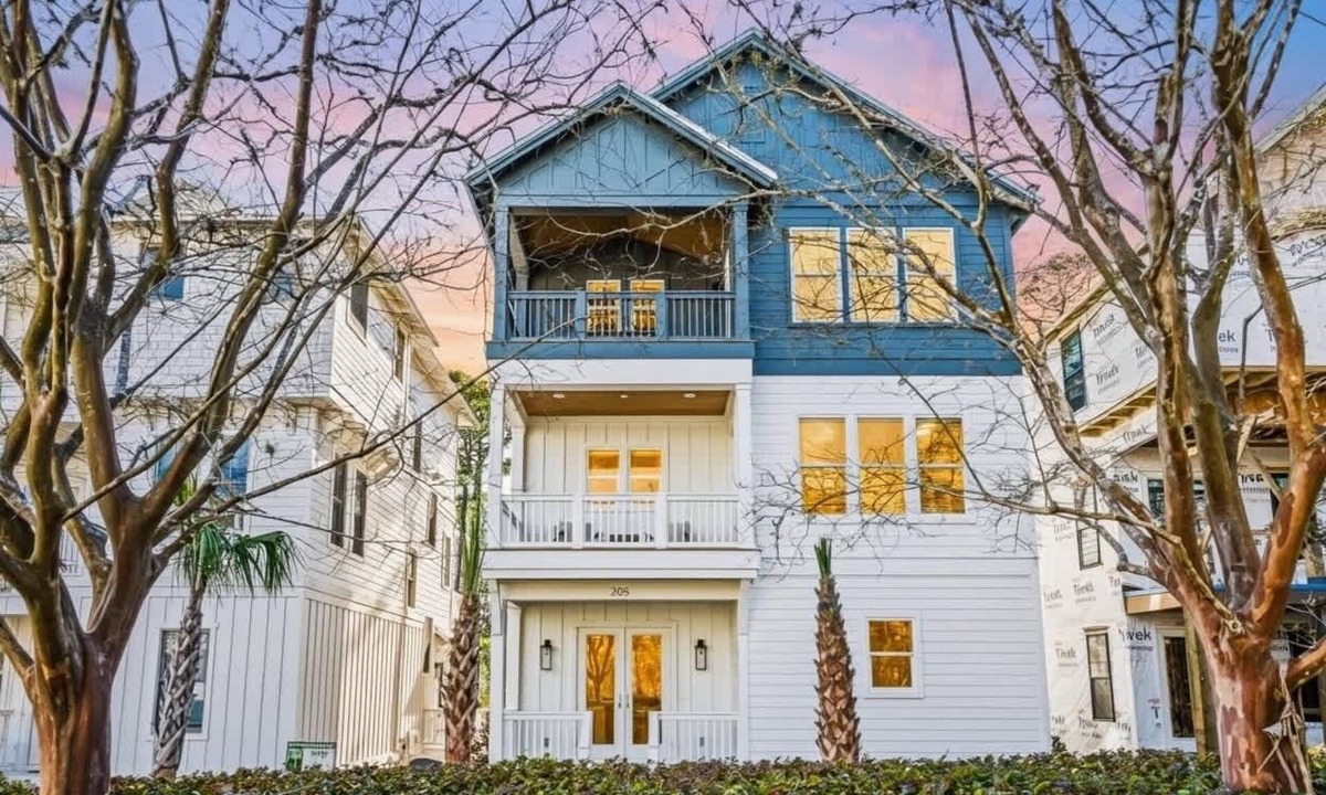 Treetop House | Heart of Rosemary & Alys | 2 Masters | Sleeps 16