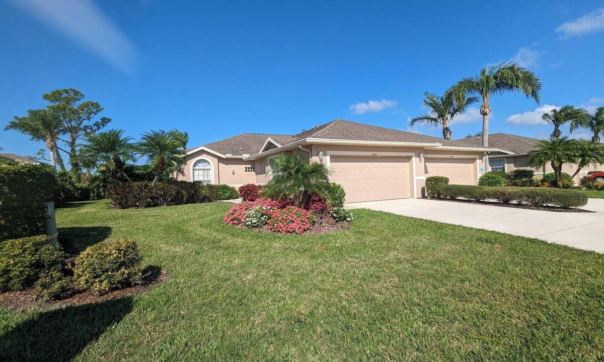 Sarasota Villa | Heritage Oaks Villa Overlooking Golf Course In Gated Community