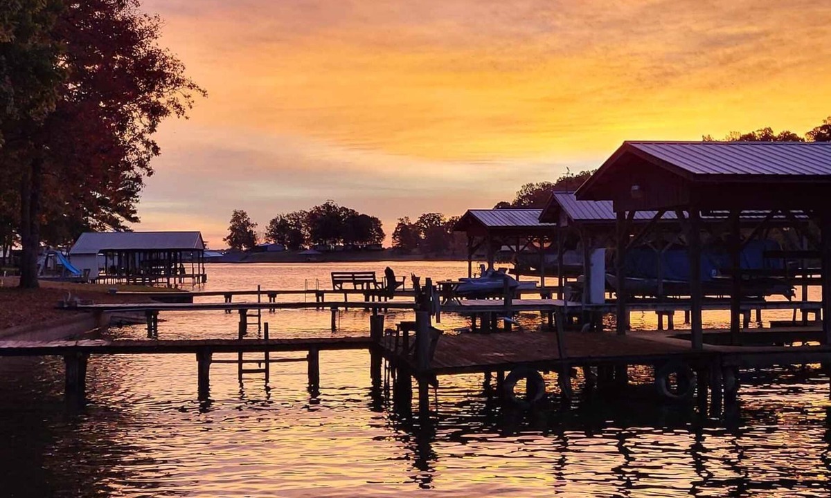 Centre House | Heron's Rest is a lakefront house with cabin feel, truly a diamond in the rough!