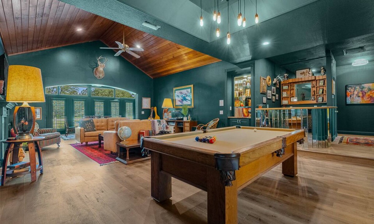 Apopka House | HIDDEN GEM OF ORLANDO: THE BNKR Florida Living at its coziest. Designed for you