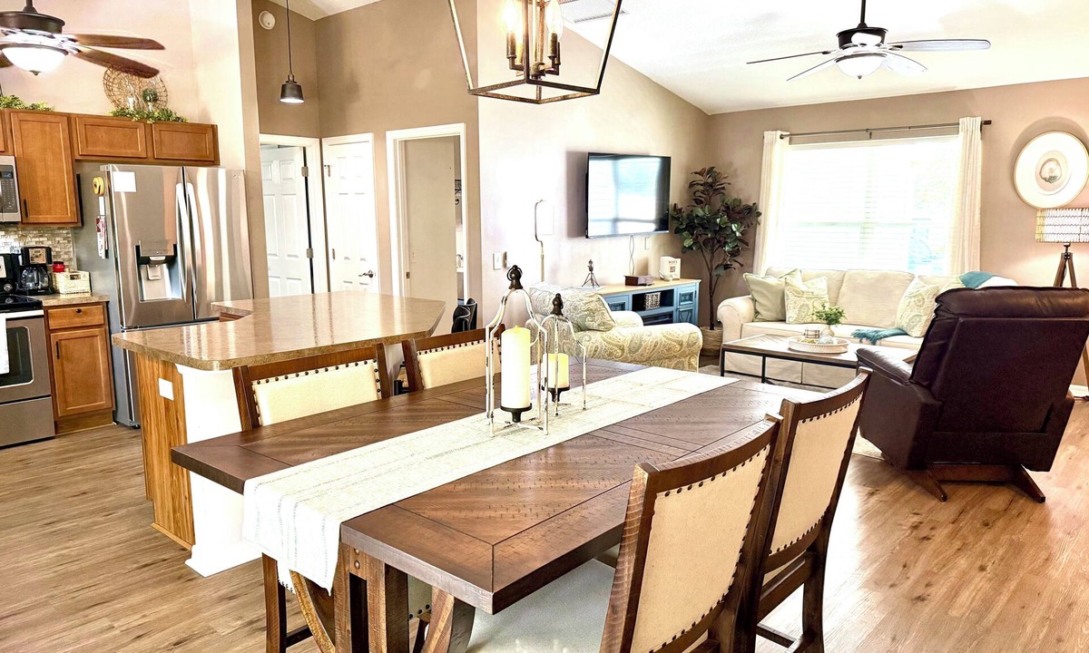 Candler House | High Tides - 3/2 w/Golf Cart & Grill in The Village of Country Club Hills