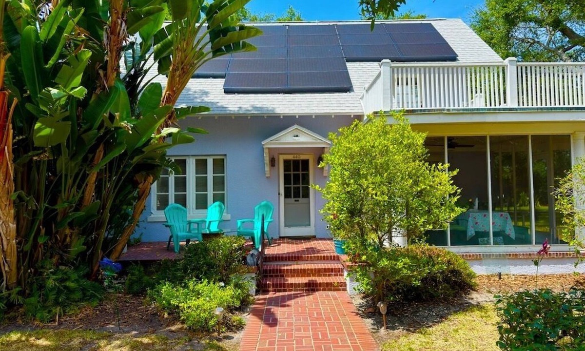 Dunedin House | Historic 1922 Home Walk to Downtown & Blue Jays! 3BR/3BA