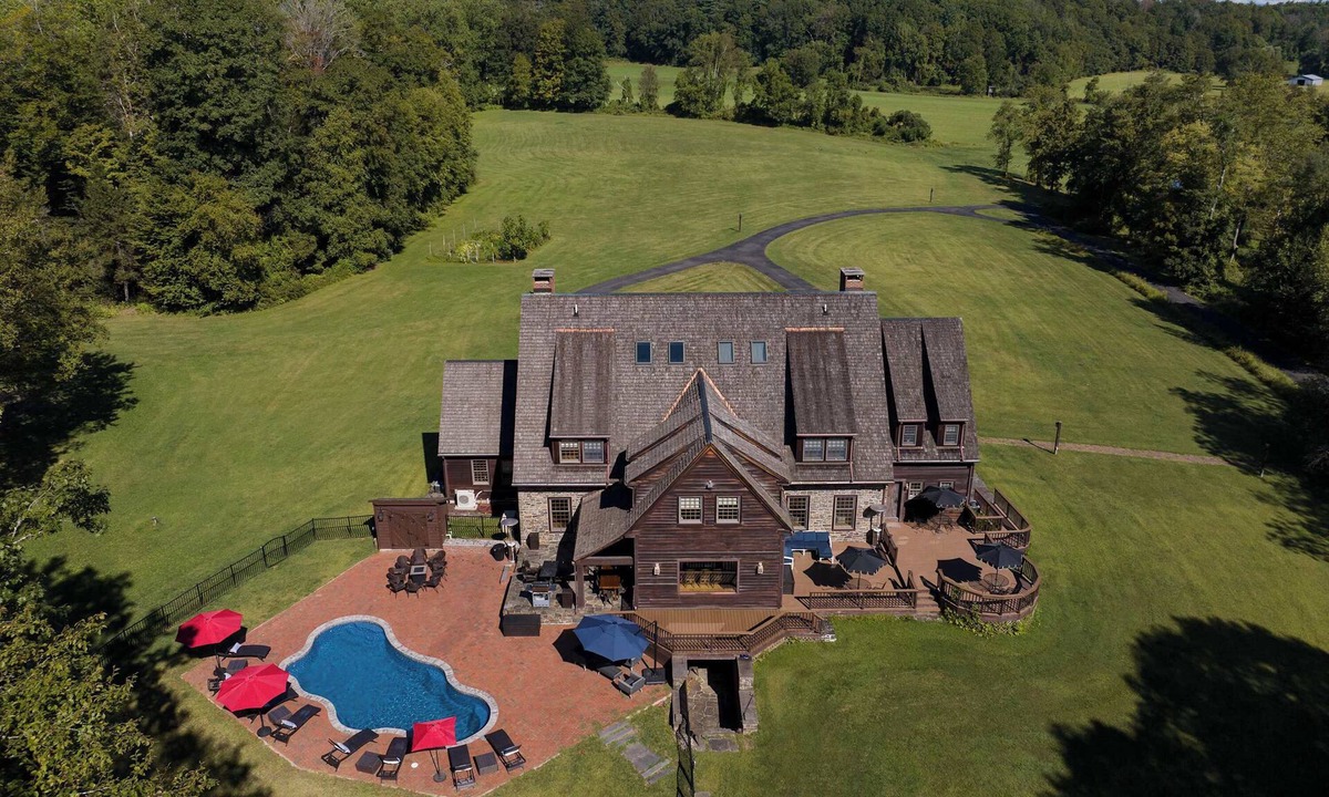 Town of Marbletown Cabin | Historic Home on 80 Acres | Pool, Duck Pond & Gym