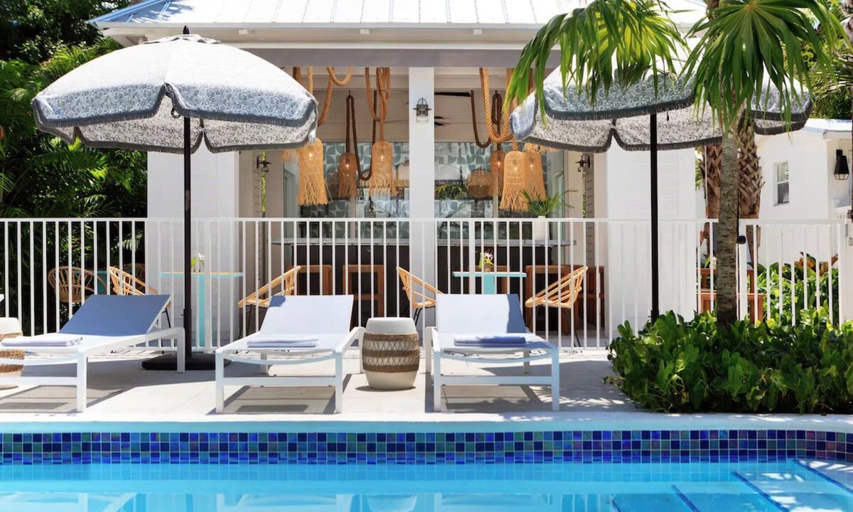 Old Town Hotel | Historical Charm in a Room Surrounded by Key West's Best: Free Breakfast!