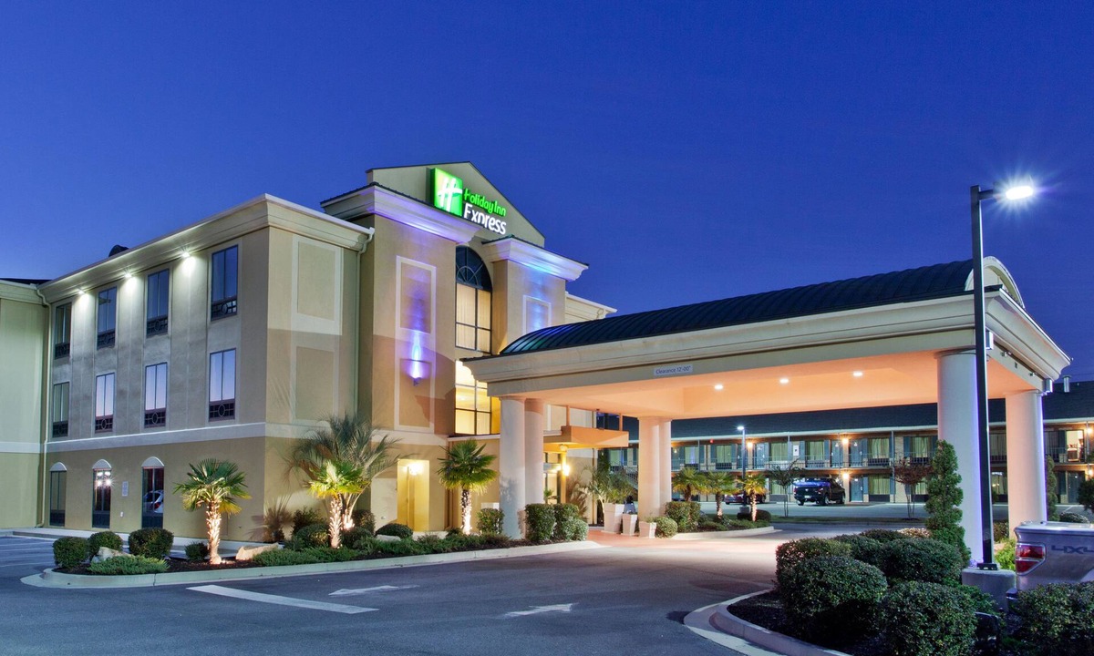 Cordele Hotel | Holiday Inn Express Hotel & Suites CORDELE NORTH by IHG