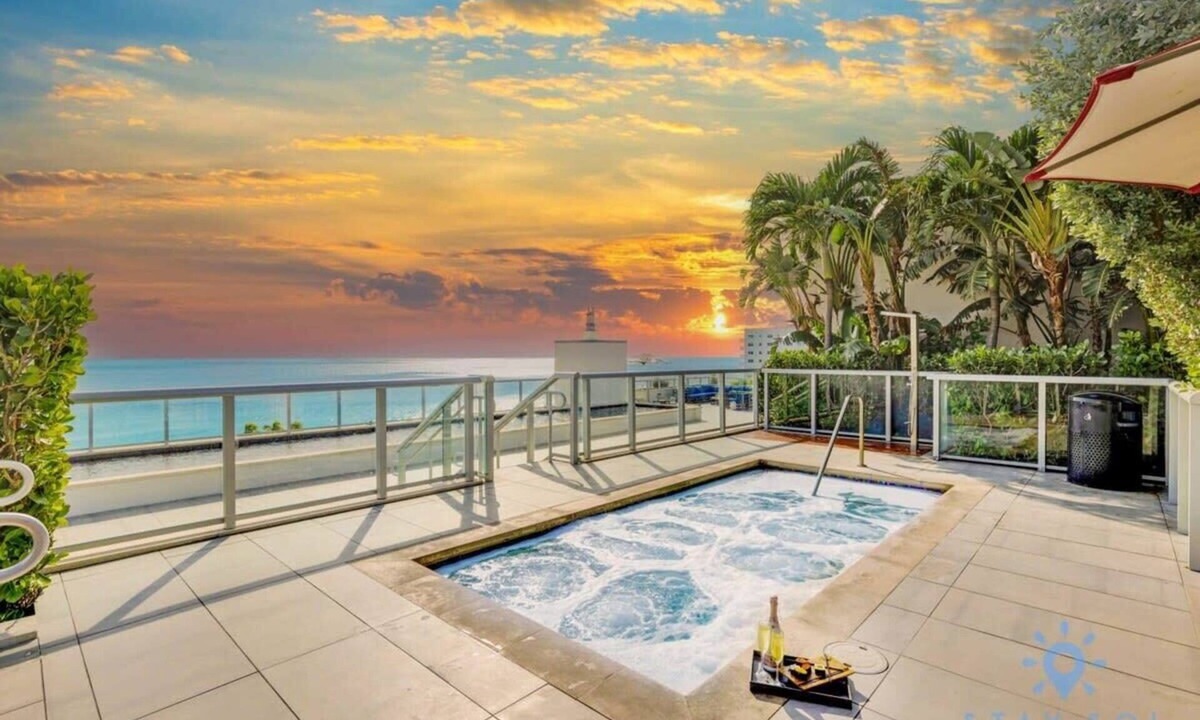 Hollywood Condo | Hollywood Beach Broad–walk+ Gym & Hot Tub