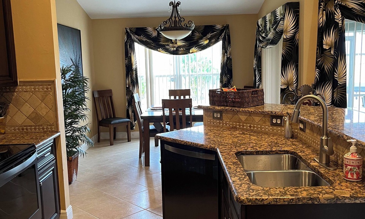 Pelican House | HOME AWAY FROM HOME