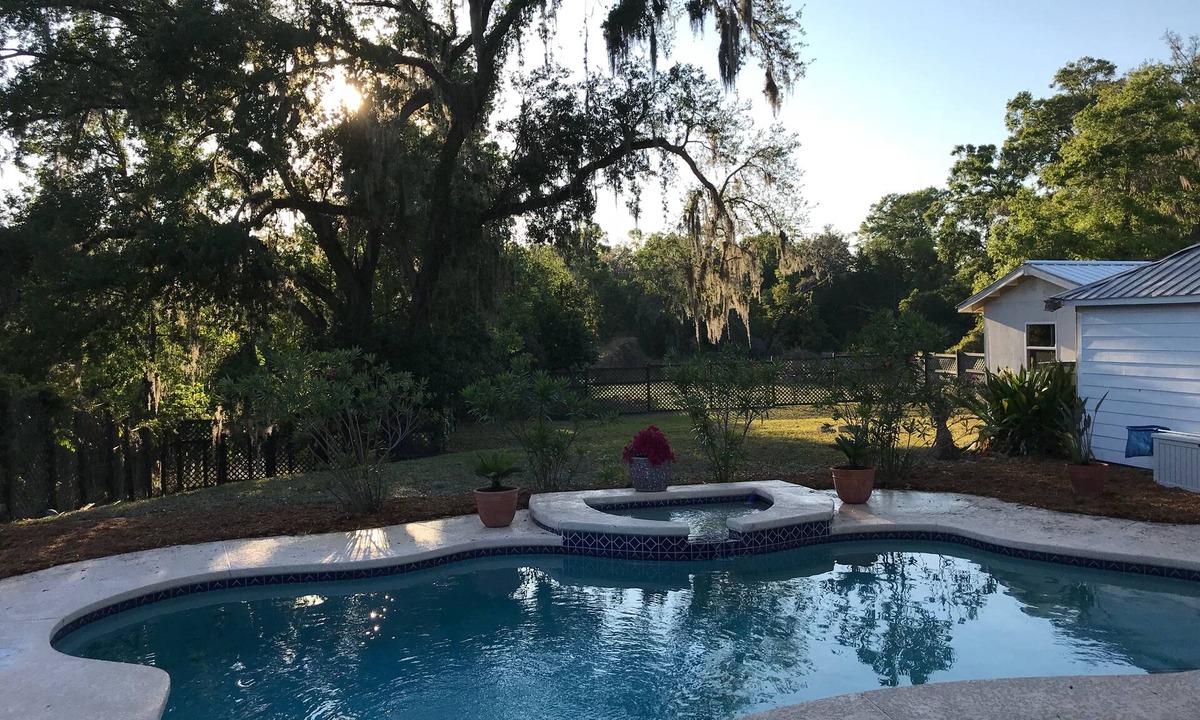 Apopka Cabin | Home in the Oaks...Airy & Nature View