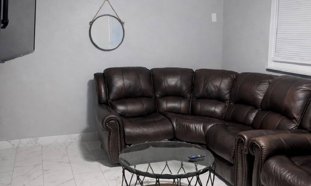 University Apartment | Hometel University North 2-bedroom apartment in vibrant Tampa