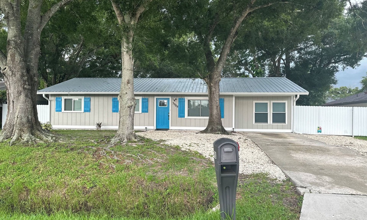 Desoto Lakes House | Ideal family home in Sarasota! Near UTC, Nathan Benderson Park and the beaches!