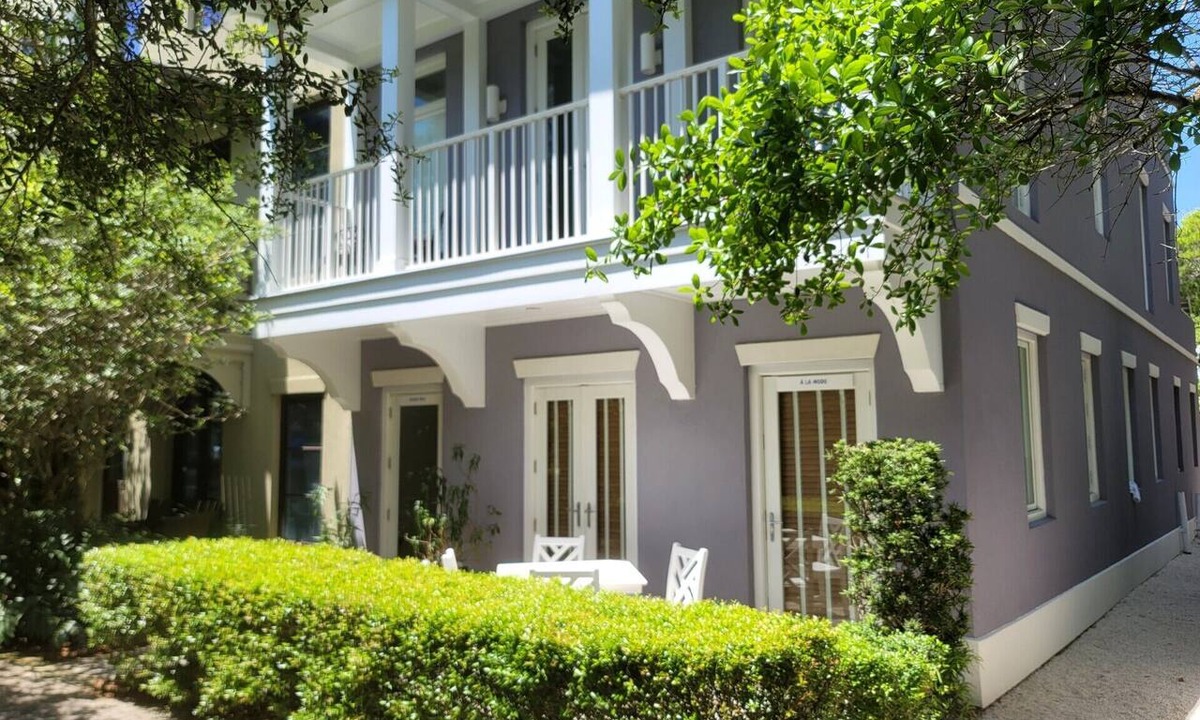 Seaside Condo | In Seaside "À La Mode" | sleeps 4| Ruskin Park Views