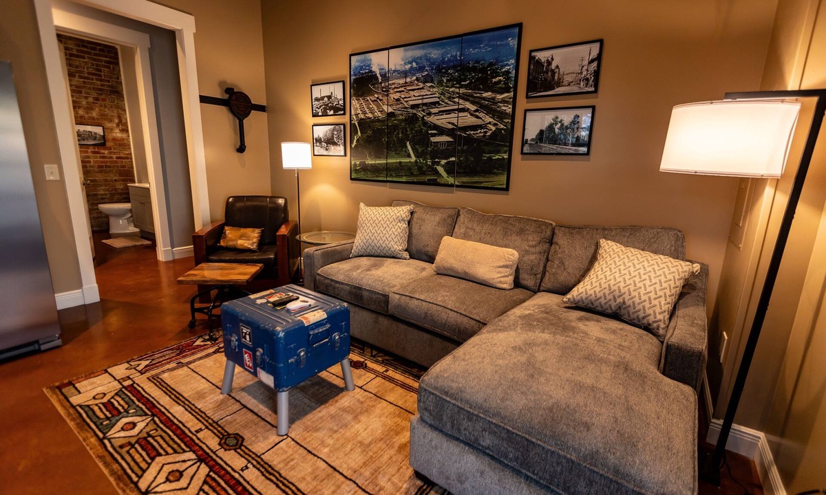 Laurel Apartment | Incognito #1: Ground Floor/Steps from the Scotsman General - Downtown Laurel