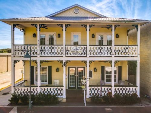 New Smyrna Beach Bed & Breakfast | Inn on the Avenue