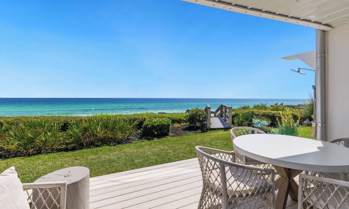 Seacrest House | Into The Mystic - Luxurious Beach Front Townhouse