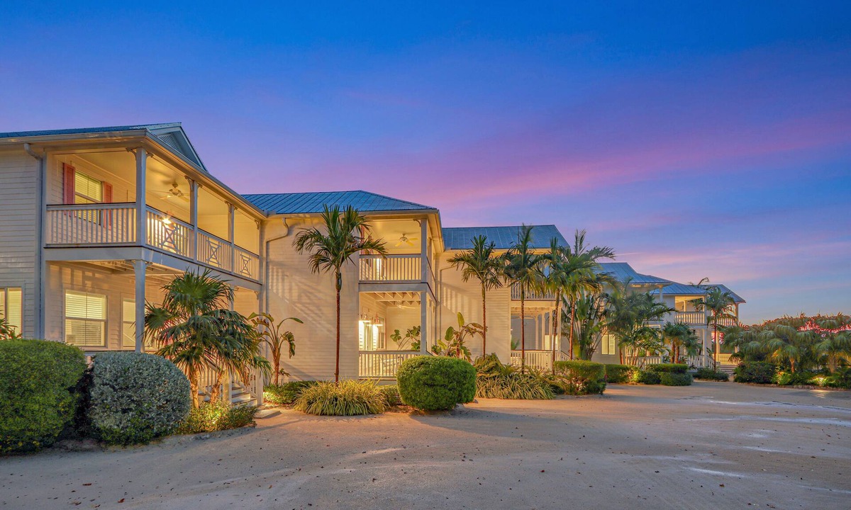 Islamorada Villa | Isla Sands Collection: Sleeps 24, All Ensuite Bedrooms, Waterfront