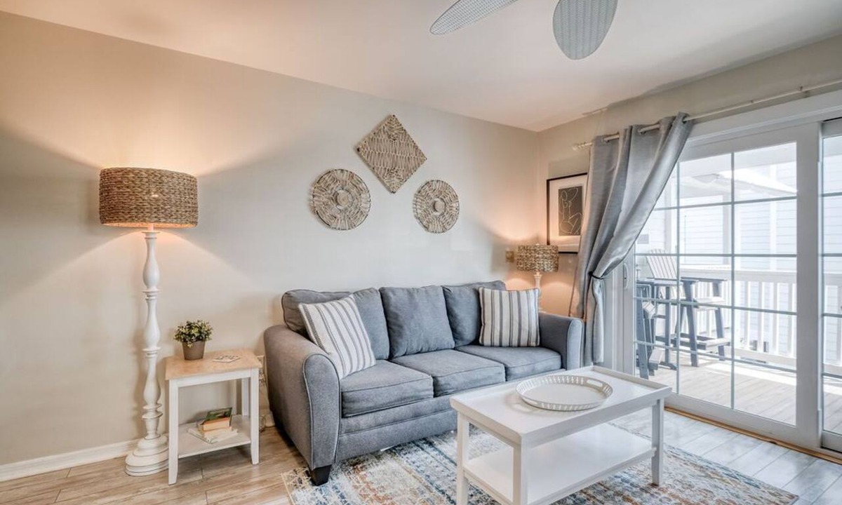 Cedar Key Condo | Island Breezes at Island Place 202!