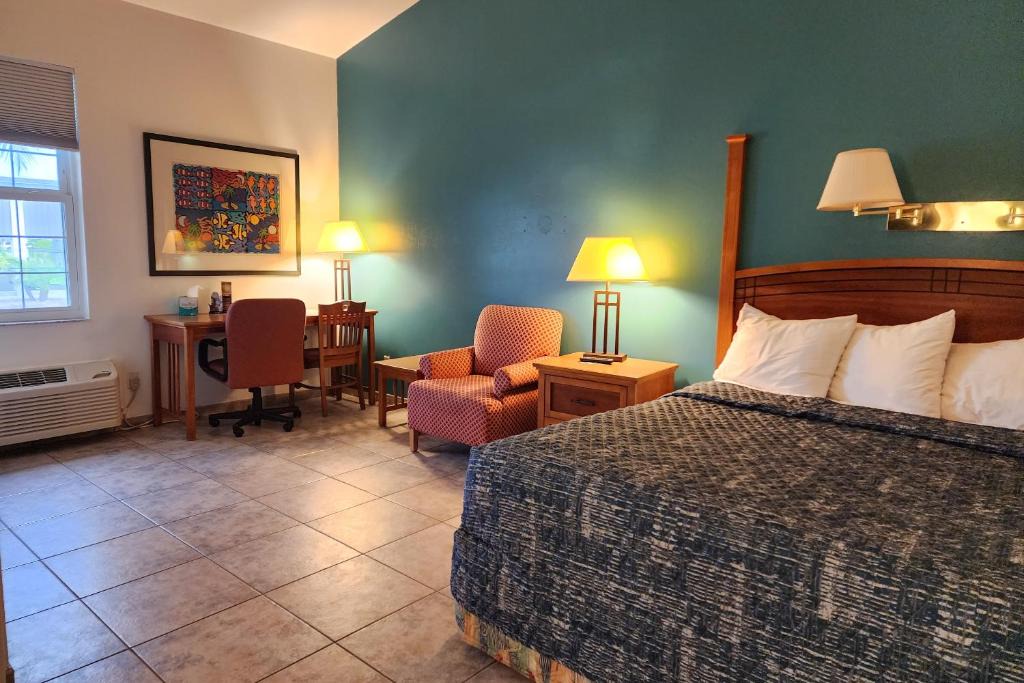 Everglades City Hotel | Ivey House Everglades Adventures Hotel