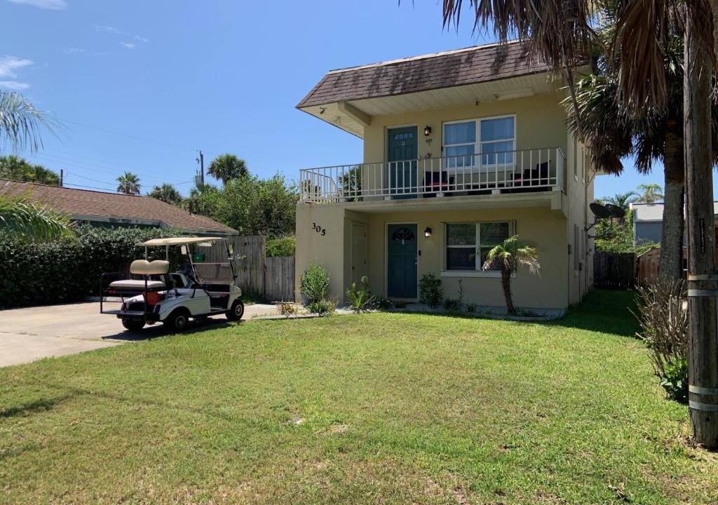 Flagler Beach Apartment | Jasmine Beach Loft Flagler Beach - 2 Blocks to the Beach!