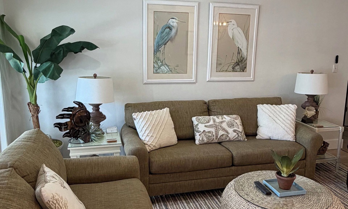 Holiday Isle Condo | July 11-18 special! 5 MINUTE walk to our private beach!