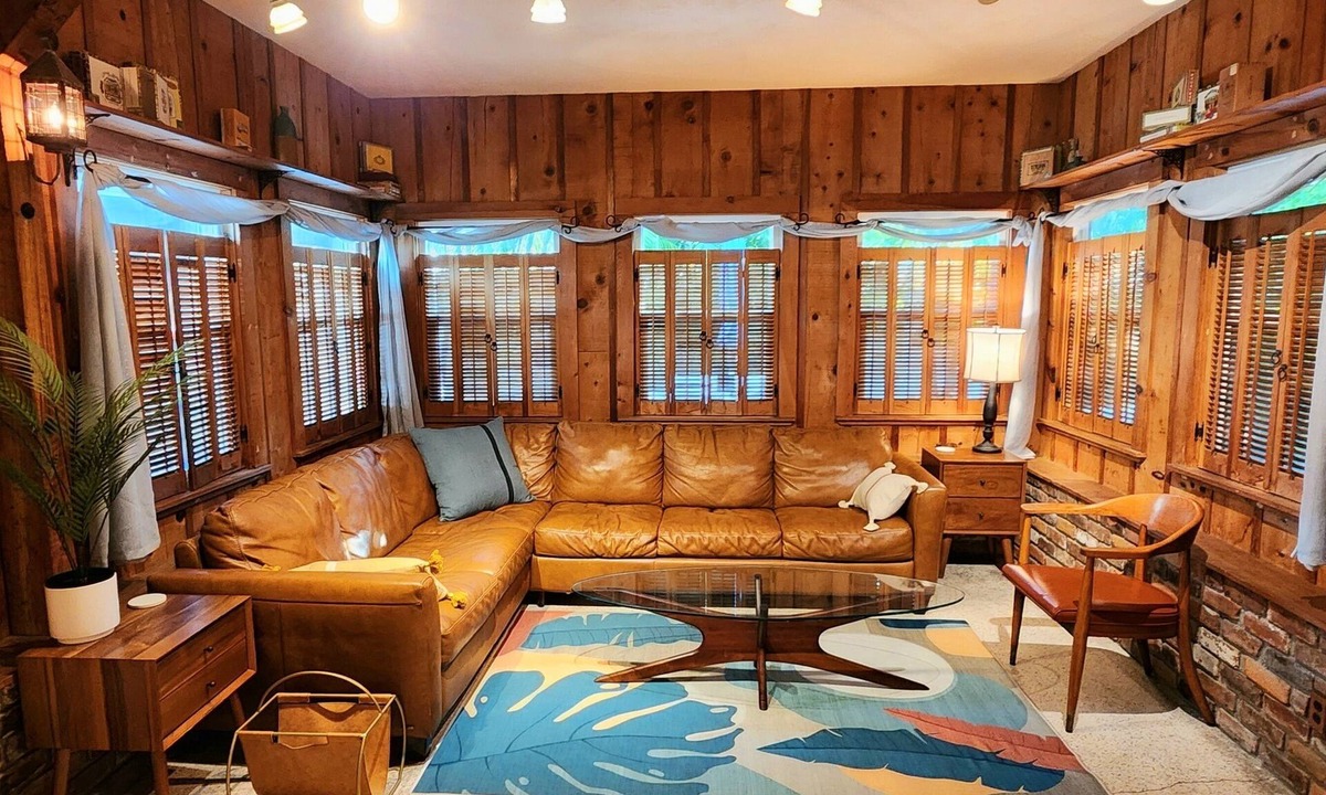 Belle Vista House | July OPEN! 4/3 Beach House w/kng beds, gym & bar. Only a 3min walk to beach!