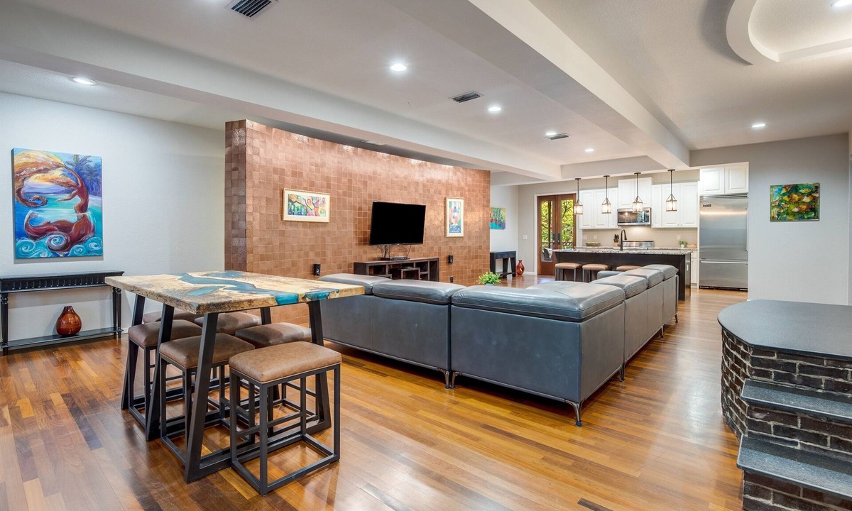Baytowne Wharf Condo | June 31-Aug Now Open* Baytowne*Pet Friendly*2 Balconies*Pool*Hot Tub*Kiddie Pool