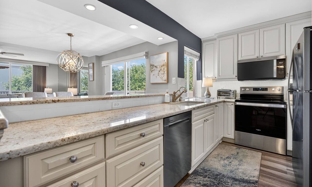 Jupiter Condo | Jupiter Beach Resort Sleeps 6 Heated Pool