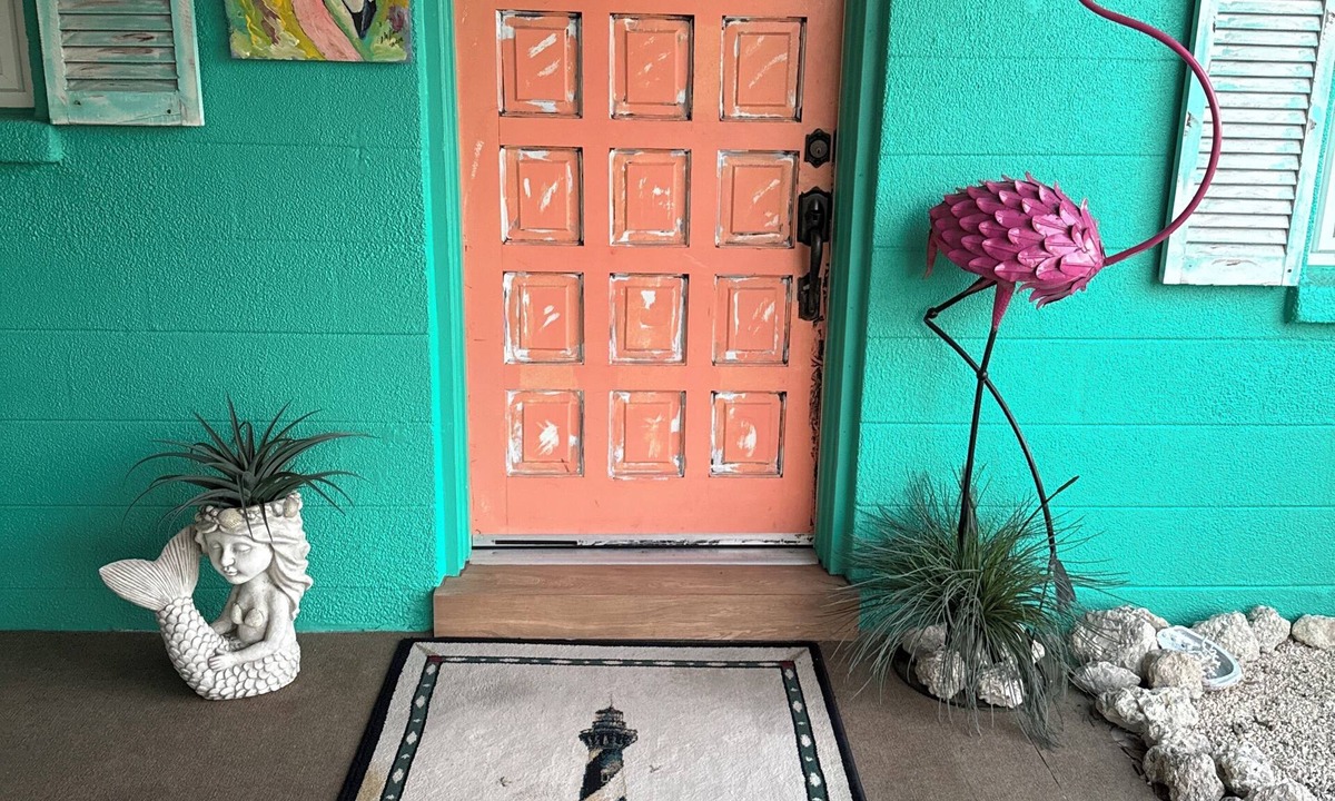 Whitney Beach Cottage | Just minutes from our Beautiful Gulf Of Mexico Beaches & Stunning Sunsets !