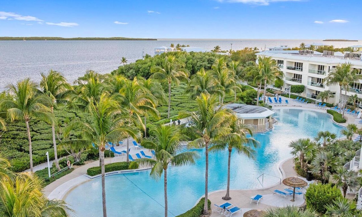 Rock Harbor House | Key Largo Summer Escape Large 4BR/4BA Home in Mariner's Club w best amenities