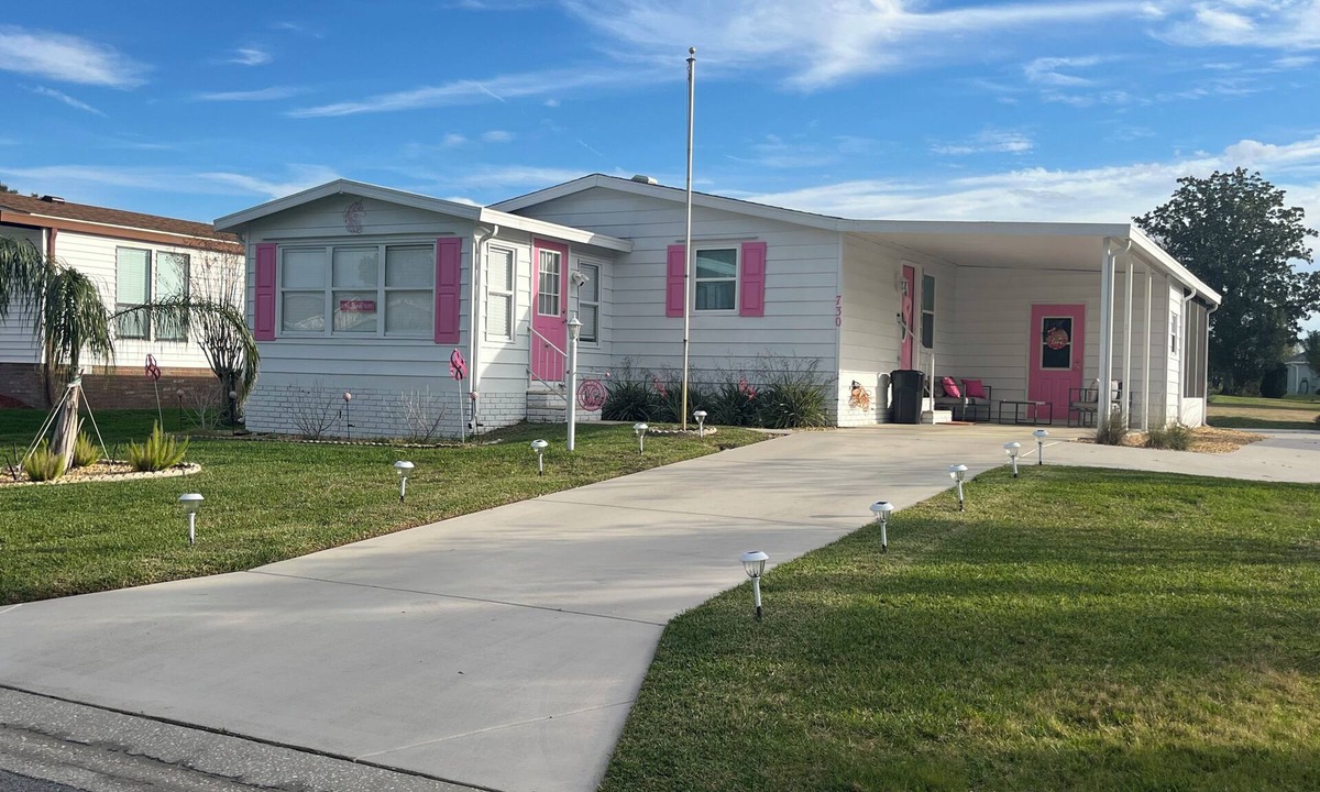 Silver Lake House | Kiki's Kasita- Charming 2 Bedroom, 1 bath with Golf Cart