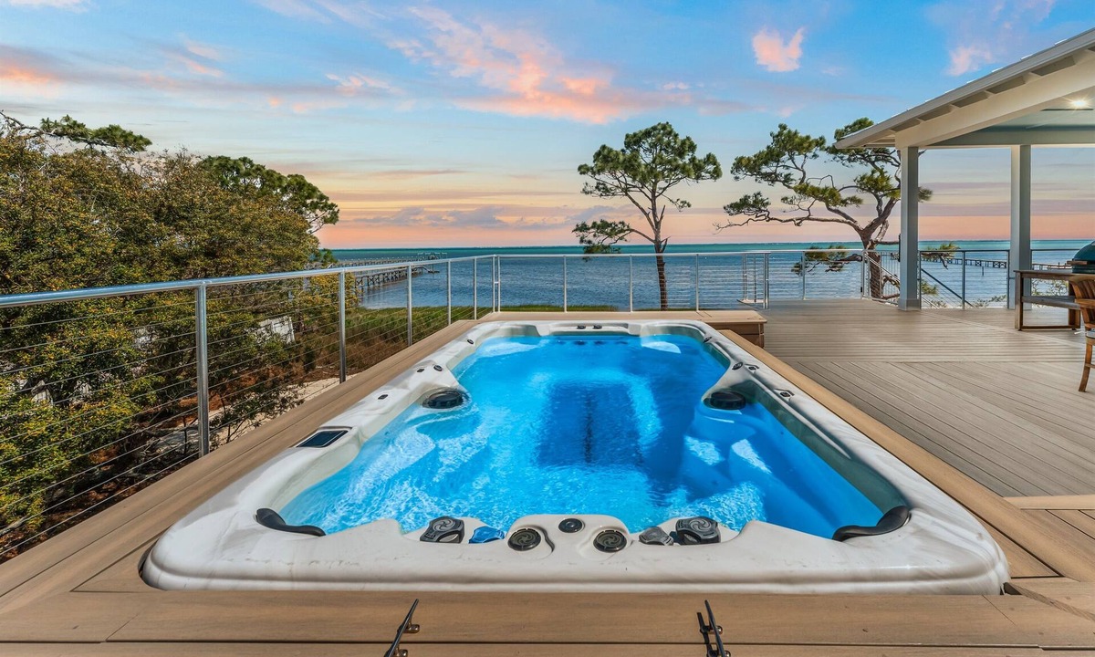 Cape San Blas House | KING'S BAY - Bayfront 5-Bedroom House in N. Cape San Blas, FL with Beach Access