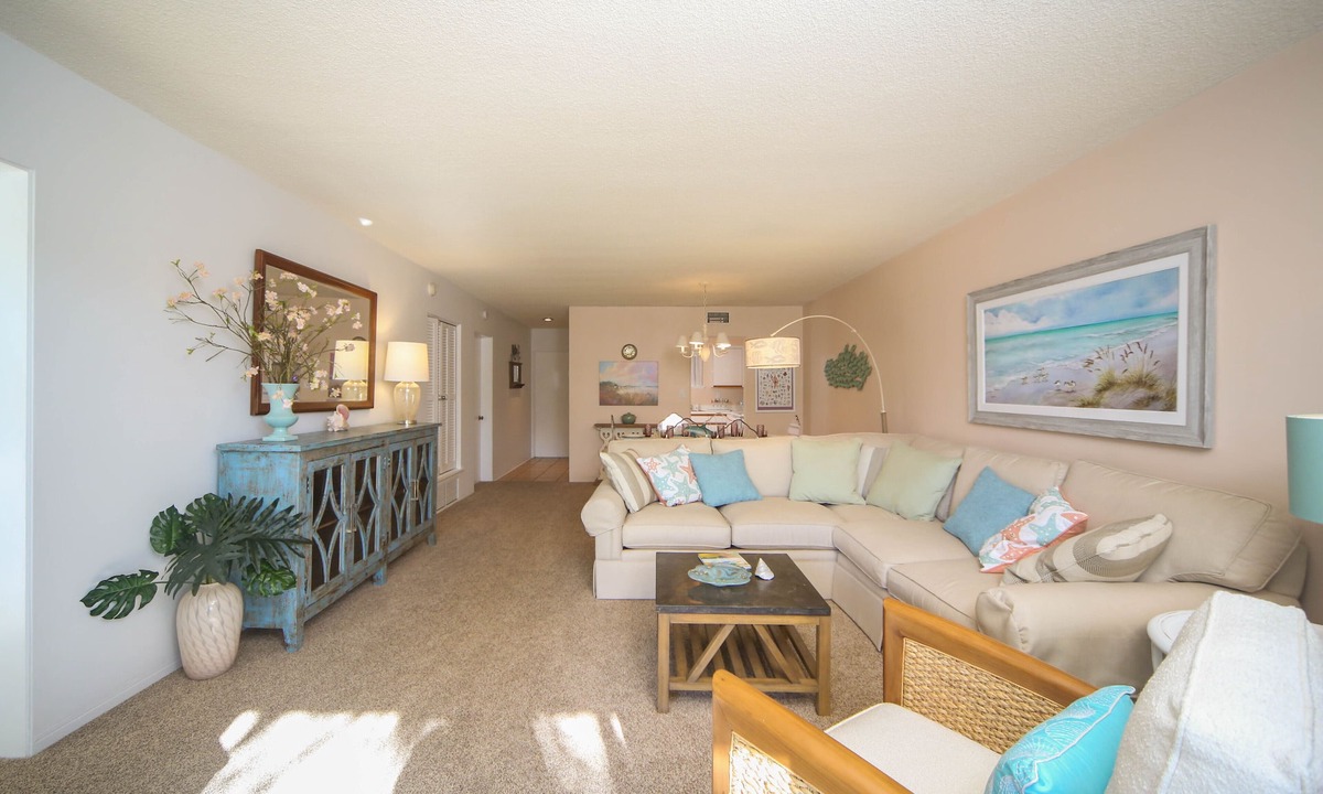 Saint Armands Key Condo | Kingston Arms Paradise! Saint Armands Circle & Lido Beach! Fully Equipped!