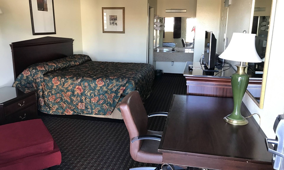 Gracewood Hotel | Knights Inn Augusta at Deans Bridge Rd