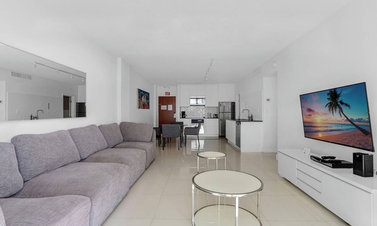 Hollywood South Central Beach Condo | Komffy Apartment w/2 KingBeds and OceanView at Tides