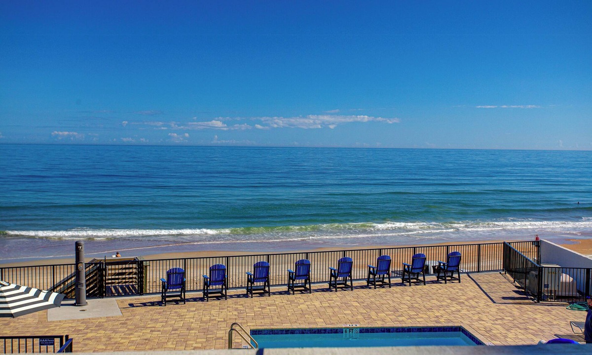 Seabreeze Park Hotel | La Bella Oceanfront Inn