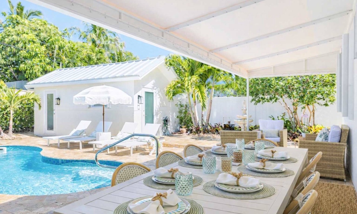 Southside House | La Luna Oasis - Holiday Home West Palm
