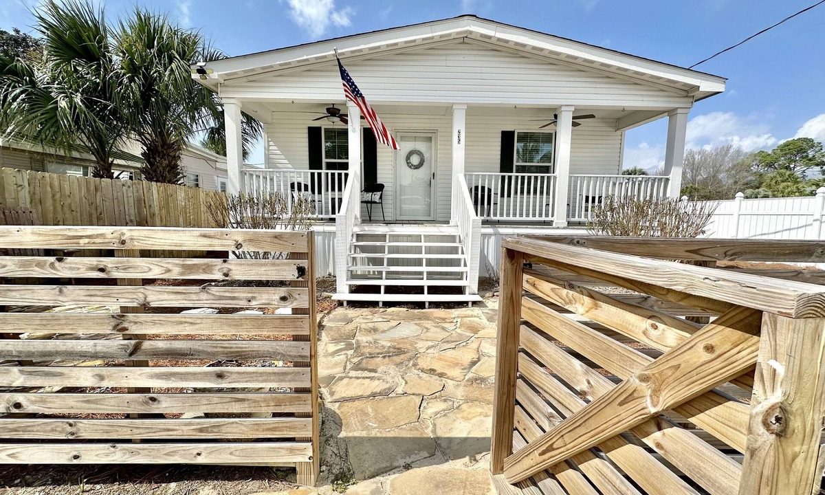 Laguna Beach Estates House | Laguna Beach ~Dog Friendly! Short Walk to Beach! ~ Summer Specials!