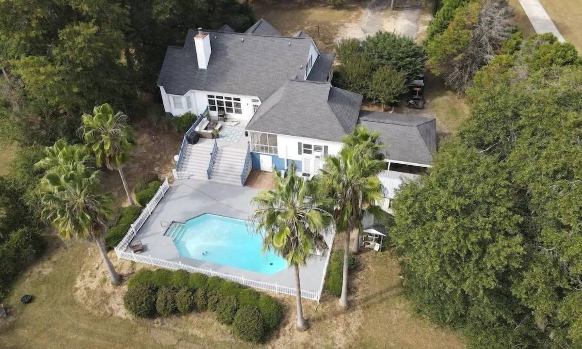 Cordele House | Lake Front Home with Pool! Jet Ski rental available!