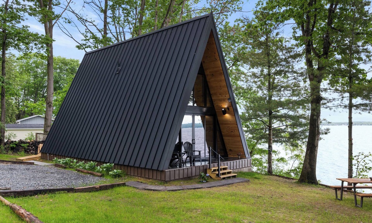 Town of Torrey House | Lakefront A-Frame | Hot Tub, Dock & Views | Seneca Lake