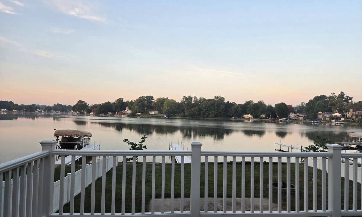 Kent County Cottage | Lakefront Two-Bedroom Cottage on Camp Lake – Sparta, Michigan