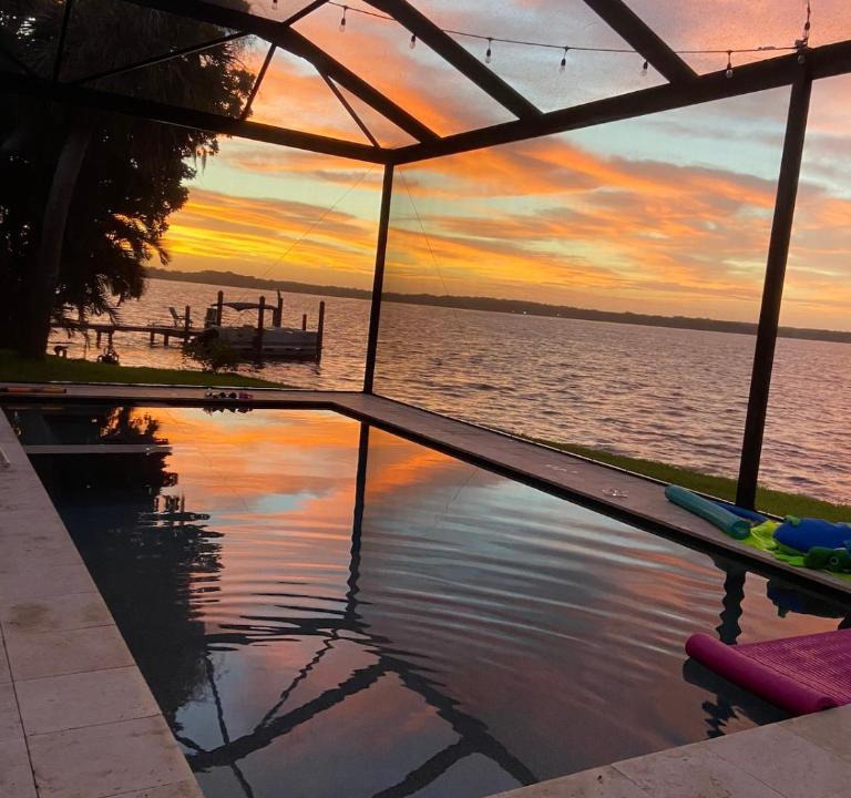 Tarpon Springs Villa | Lakefront villa with pool & heated jacuzzi near award-winning Gulf Coast beaches