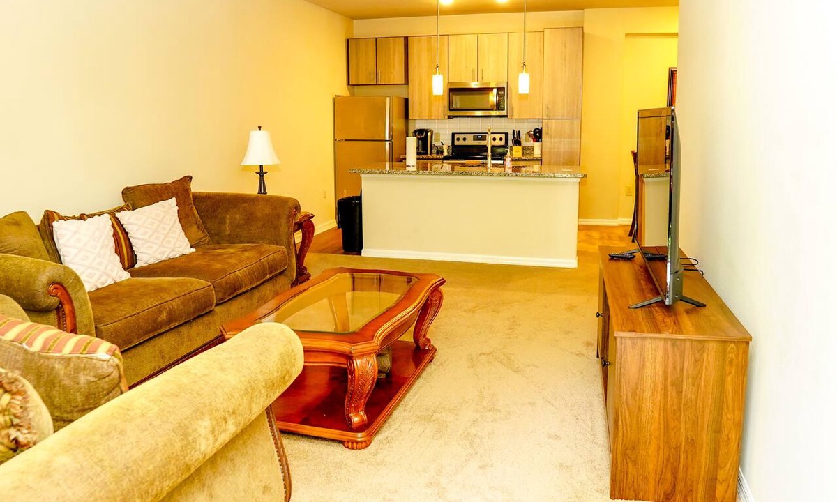 Northside Apartment | Lakeside Luxury Living #2